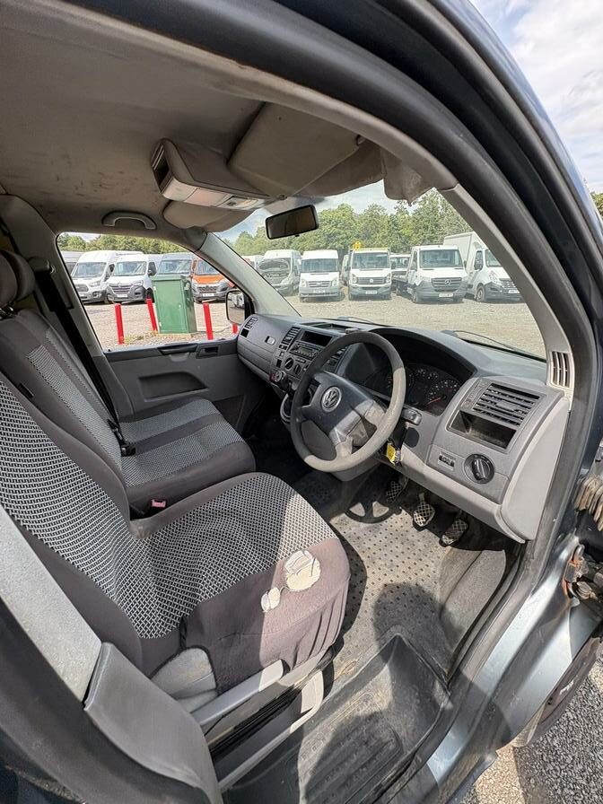 2006 Volkswagen Transporter – Model: Transporter T28 130 TDI – LR06NRY