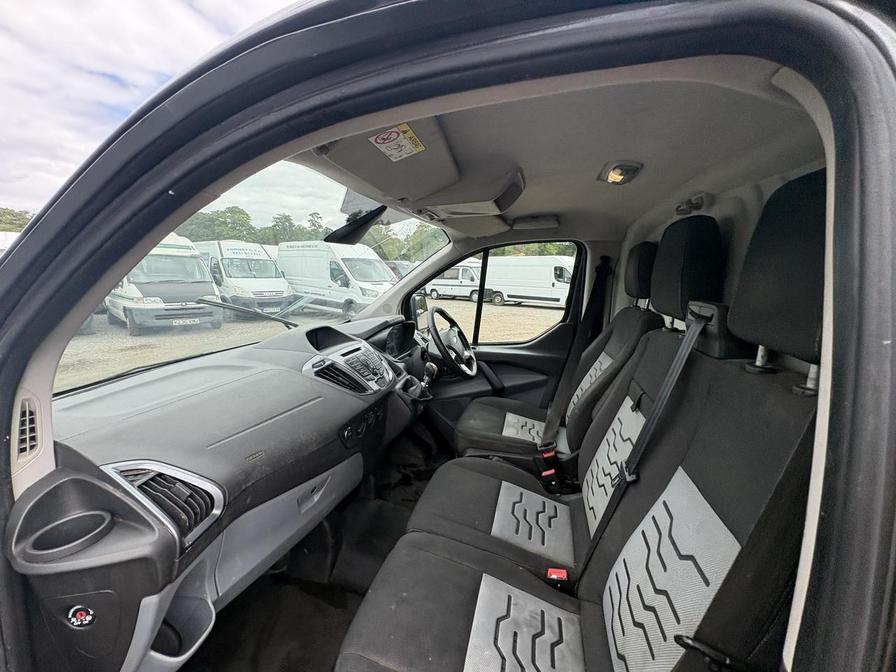 2015 Ford Transit Custom – Model: Transit Custom 290 Ltd E-Tech – OY65EUR