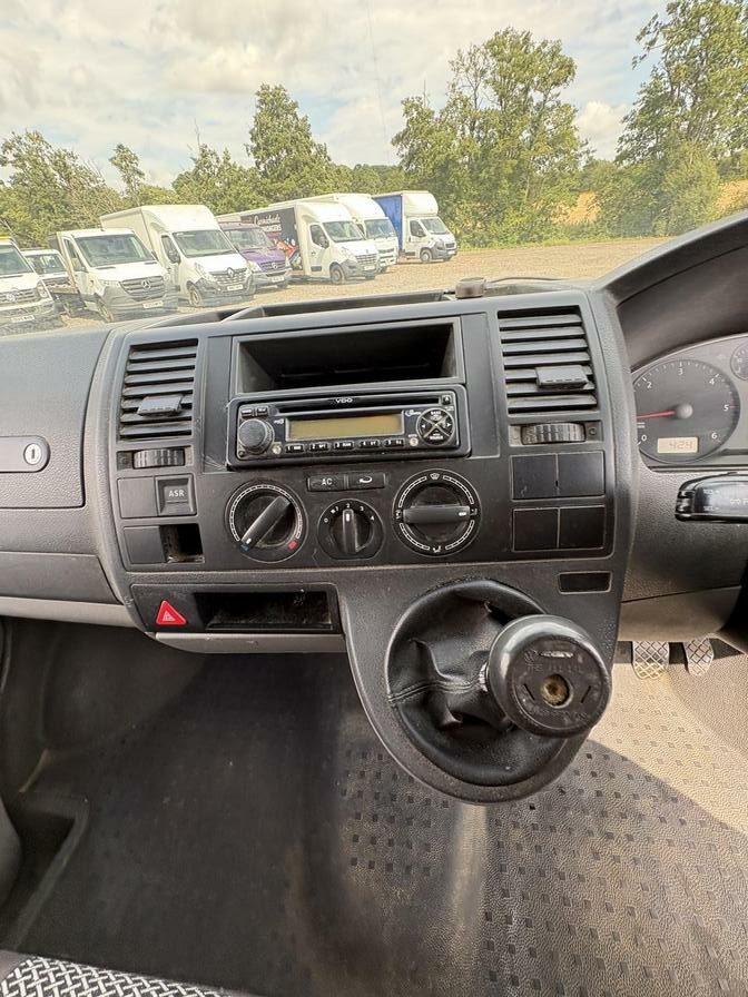 2006 Volkswagen Transporter – Model: Transporter T28 130 TDI – LR06NRY