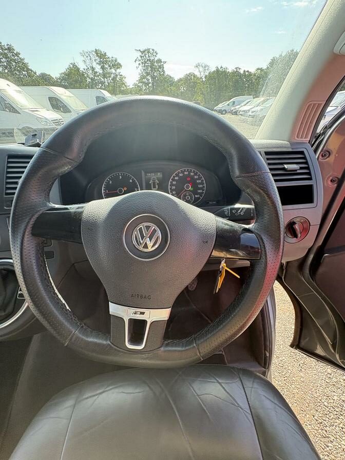 2010 Volkswagen Caravelle – Model: Caravelle SE TDI 180 Auto – BG10FEP