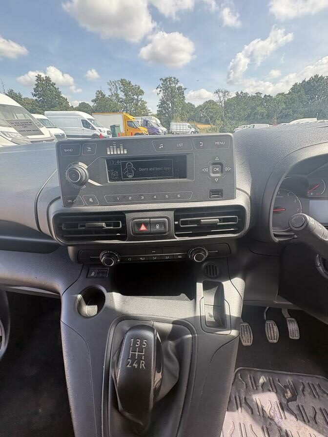 2019 Vauxhall Combo – Model: Combo 2300 Sportive S/S – DP69VYO