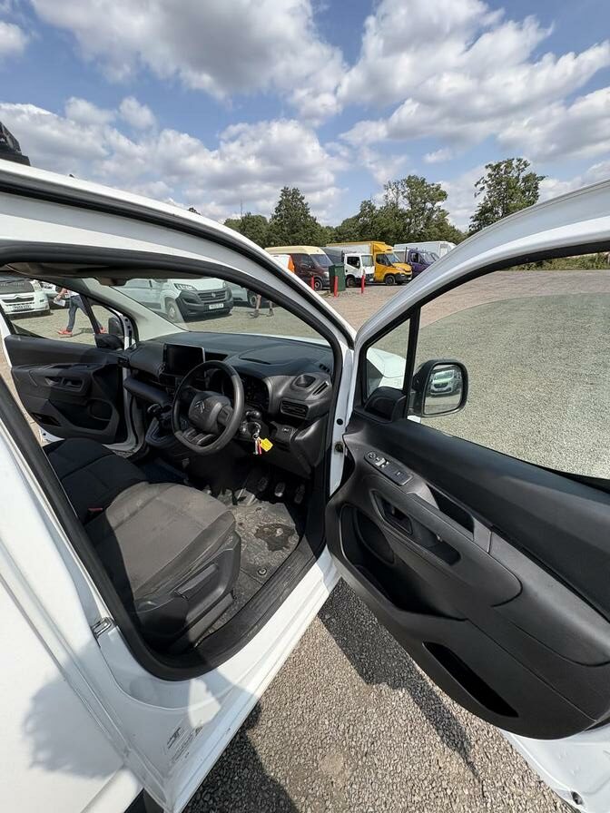 2021 Citroen Berlingo – Model: Berlingo 1000 Enterprise Professional Blue HDi – WP71NUK