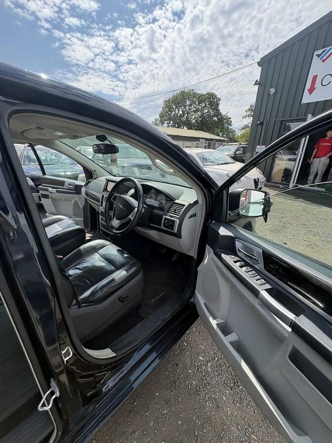 2010 Chrysler Voyager – Model: Grand Voyager Limited CRD Auto – RV60ZWB