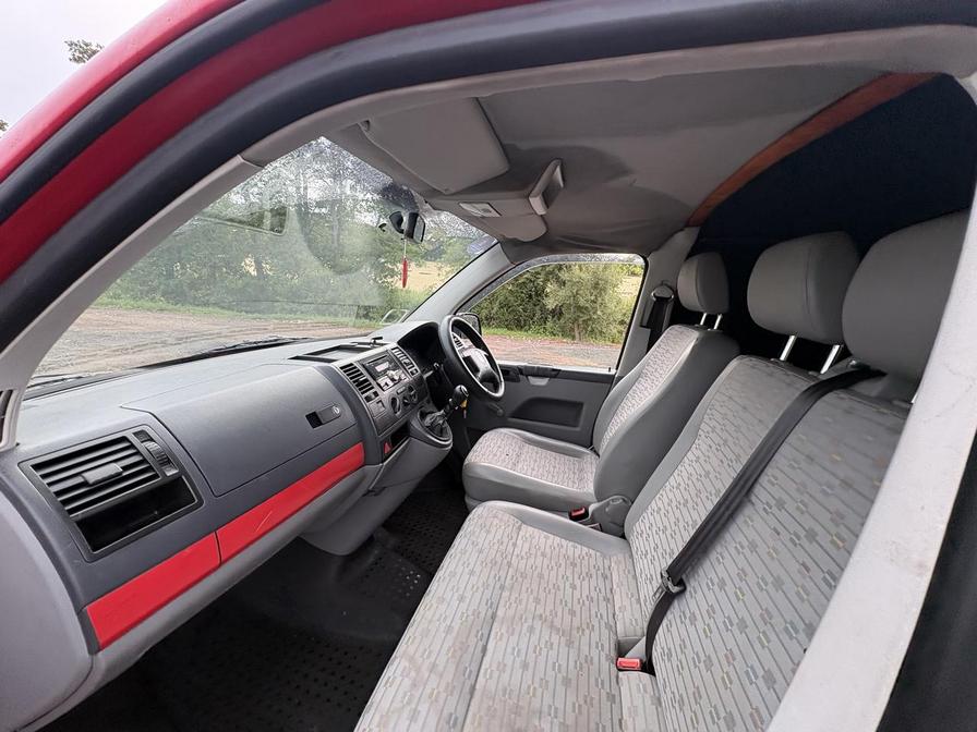 2005 Volkswagen Transporter – Model: Transporter T28 104 TDI – LR05YFB