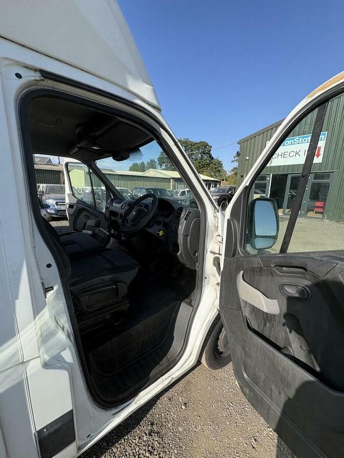 2013 Renault Master – Model: Master LL35 dCi – AY13VYX