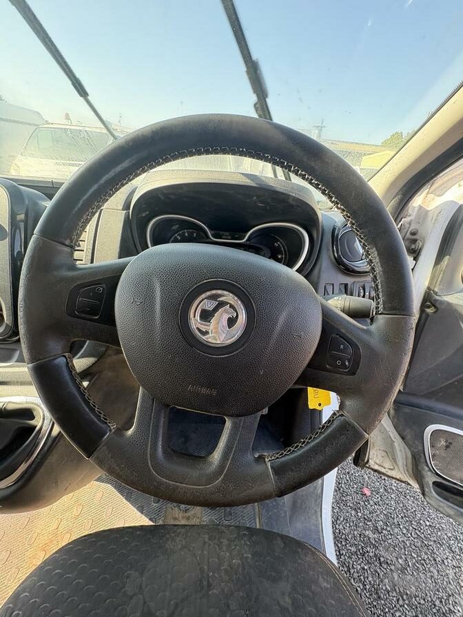 2015 Vauxhall Vivaro – Model: Vivaro 2900 Sportive Bi-T CDTi ecoFLEX S/S – DV65CBU
