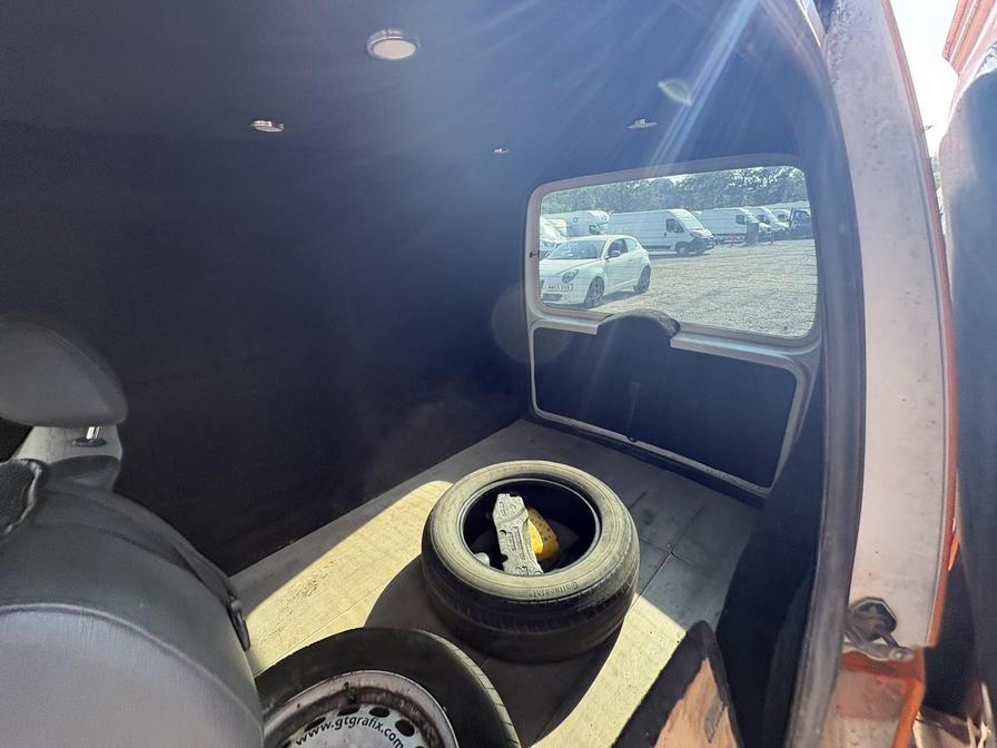 2010 Volkswagen Caddy – Model: Caddy C20 TDI 104 – BT10AEV
