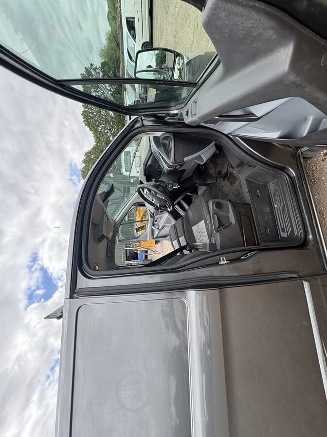 2015 Ford Transit Custom – Model: Transit Custom 290 Ltd E-Tech – OY65EUR