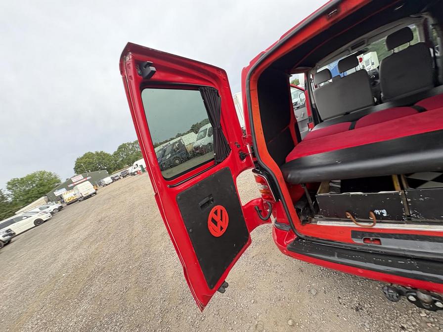 2005 Volkswagen Transporter – Model: Transporter T28 104 TDI – LR05YFB