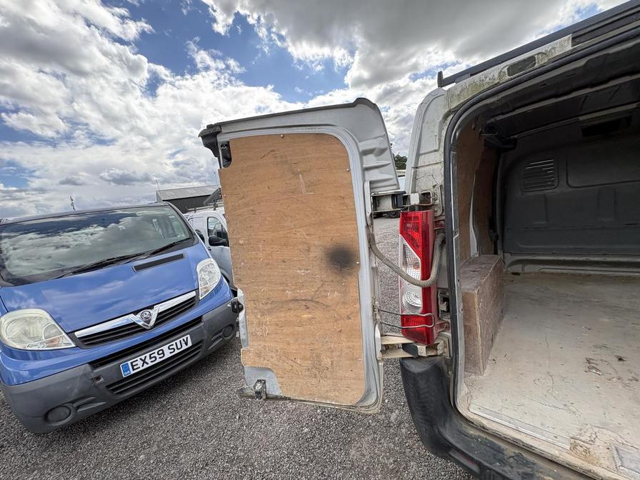 2012 Peugeot Expert – Model: Expert 1000 L1H1 Professional HDi – LS61YGN