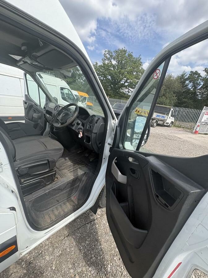 2018 Vauxhall Movano – Model: Movano L3H2 F3500 CDTi – SG18ZTX