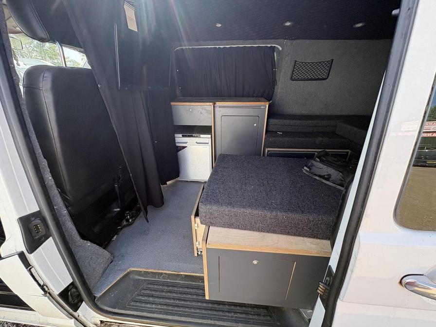 2005 Volkswagen Transporter – Model: Transporter T28 130 TDI – YX05NZE