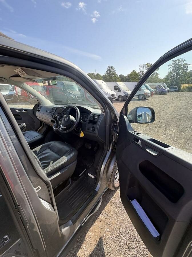 2010 Volkswagen Caravelle – Model: Caravelle SE TDI 180 Auto – BG10FEP