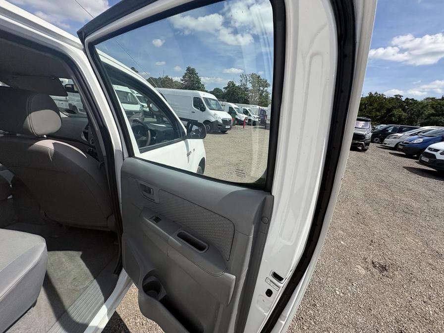 2011 Toyota Hilux – Model: HI-Luxury HL2 D-4D 4×4 Double Cab – FP11PLZ