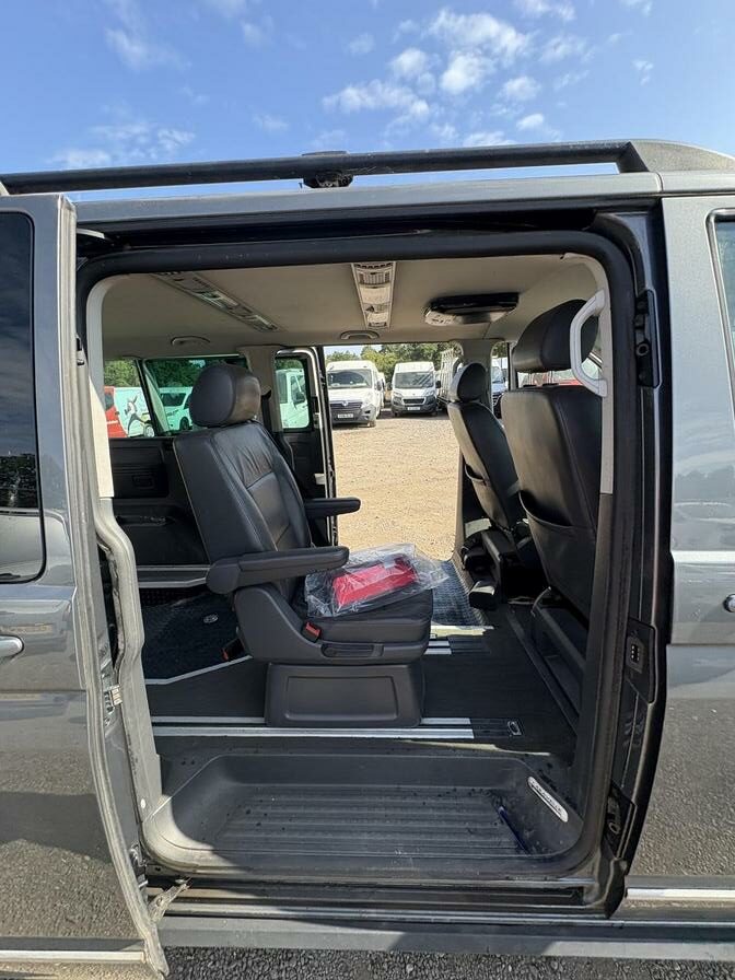 2010 Volkswagen Caravelle – Model: Caravelle SE TDI 180 Auto – BG10FEP