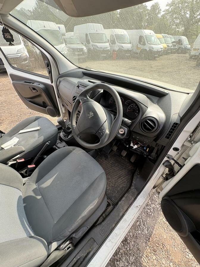 2013 Peugeot Bipper – Model: Bipper SE HDi – KM63YLB