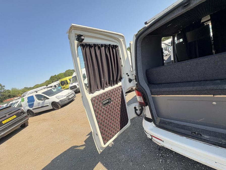 2005 Volkswagen Transporter – Model: Transporter T28 130 TDI – YX05NZE