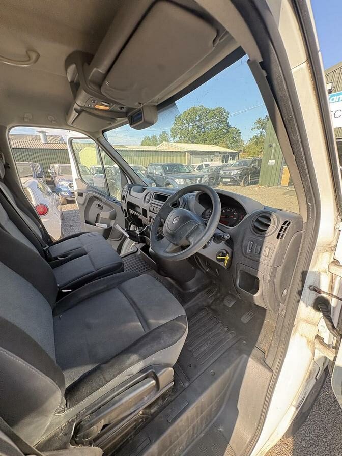 2013 Renault Master – Model: Master LL35 dCi – AY13VYX