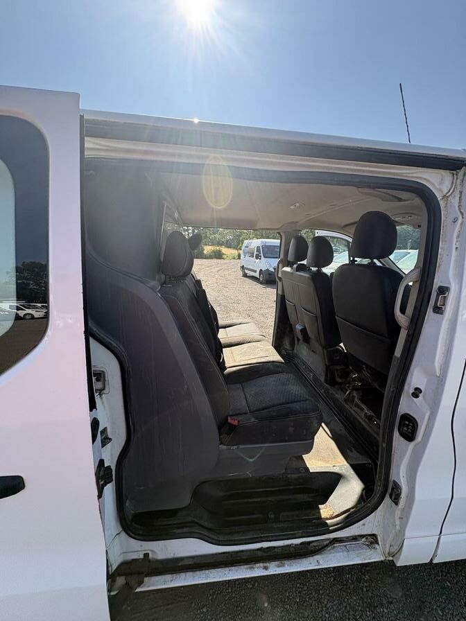 2015 Vauxhall Vivaro – Model: Vivaro 2900 Sportive Bi-T CDTi ecoFLEX S/S – DV65CBU