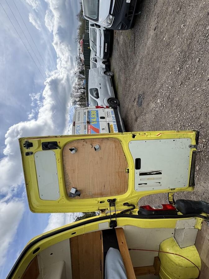 2007 Renault Master – Model: Master 100.35 LWB – PN07JJO