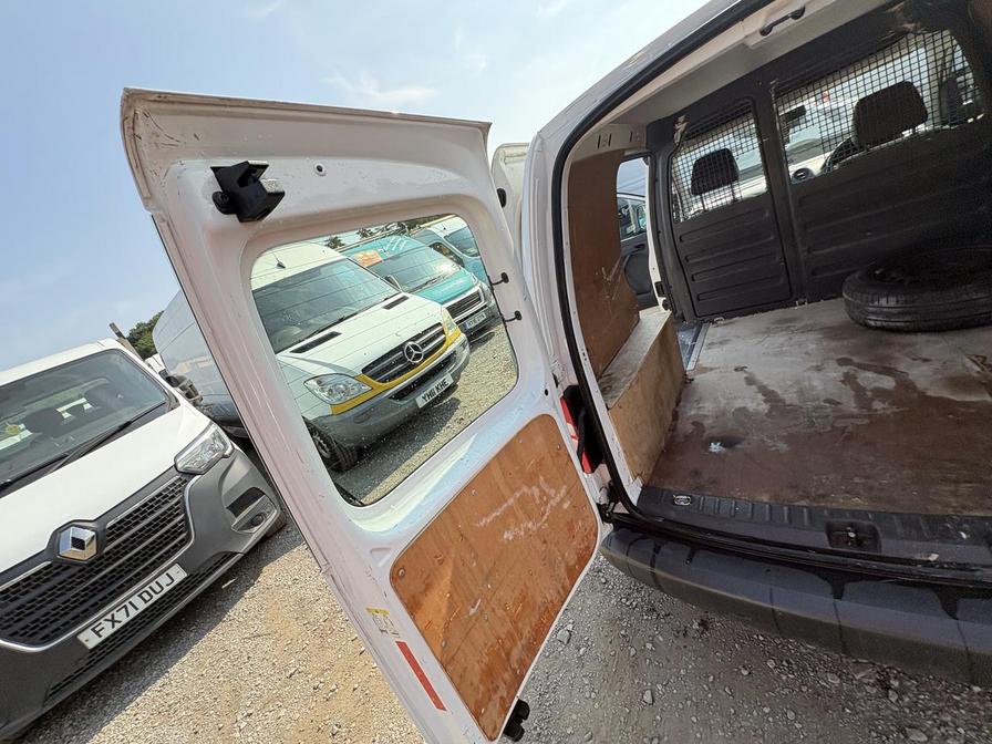 2013 Volkswagen Caddy – Model: Caddy C20 Startline TDI – BN63HMD