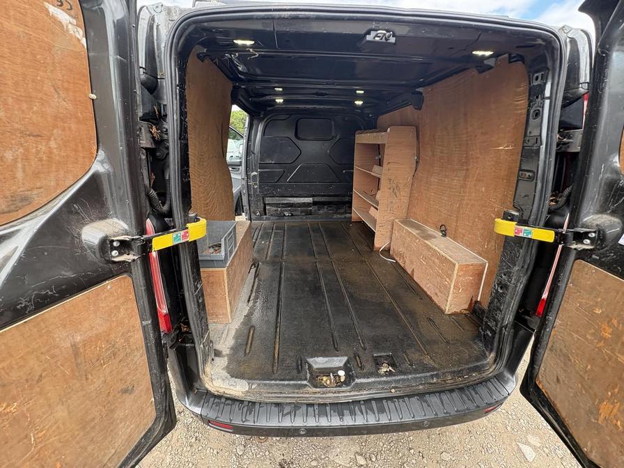 2015 Ford Transit Custom – Model: Transit Custom 290 Ltd E-Tech – OY65EUR