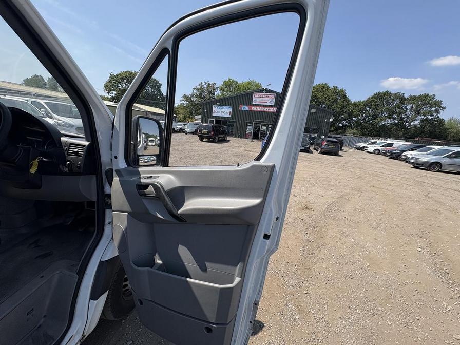 2011 Mercedes-Benz Sprinter – Model: Sprinter 313 CDi – YH11KHE