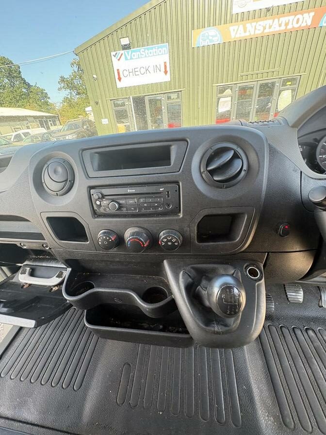 2013 Renault Master – Model: Master LL35 dCi – AY13VYX