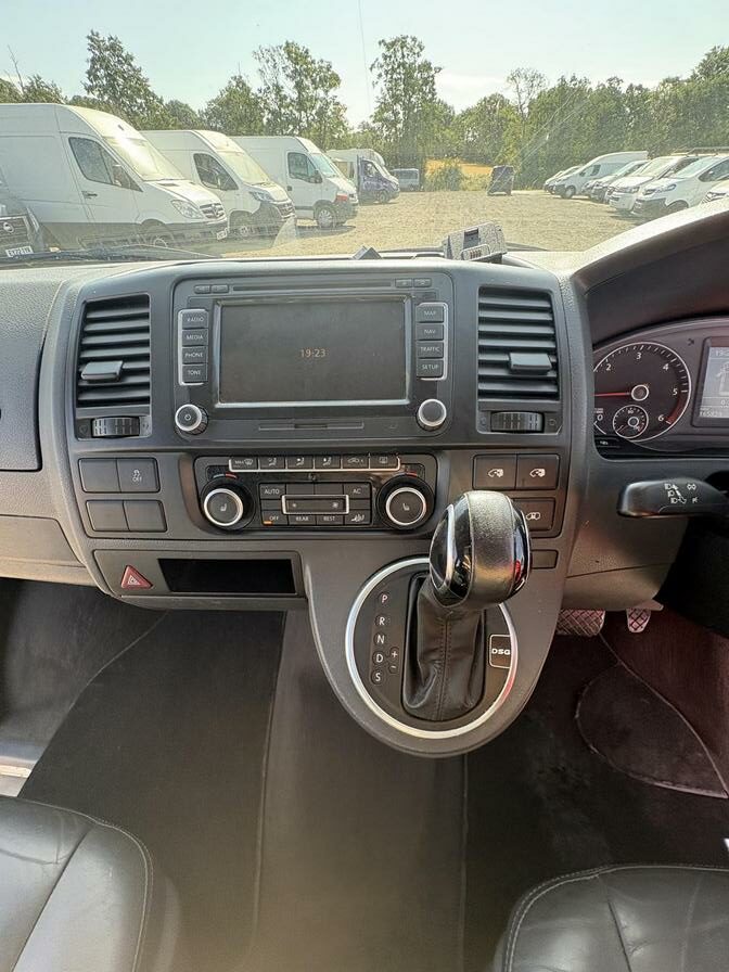 2010 Volkswagen Caravelle – Model: Caravelle SE TDI 180 Auto – BG10FEP
