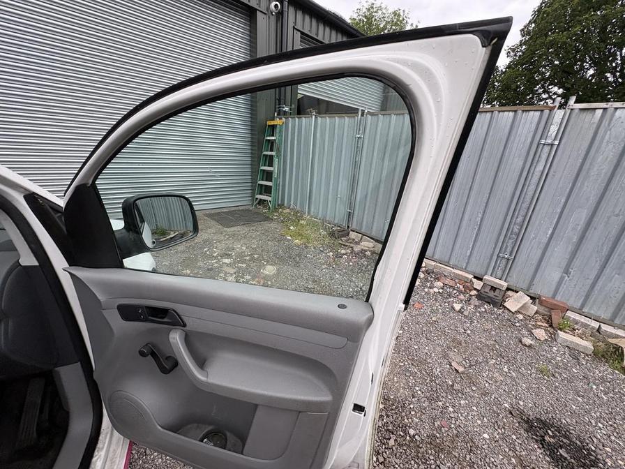 2009 Volkswagen Caddy – Model: Caddy C20 TDI 104 – PK59UTB