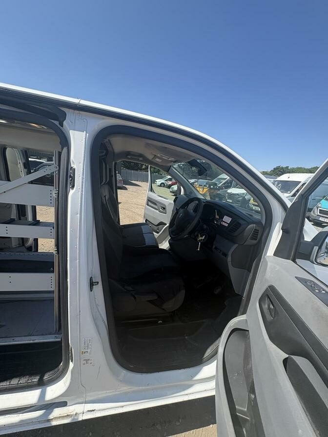 2019 Peugeot Expert – Model: Expert Professional Standard Blue HDi – YO19OMJ