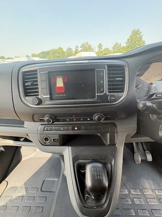 2020 Vauxhall Vivaro – Model: Vivaro 2900 Dynamic S/S – DS70WYF
