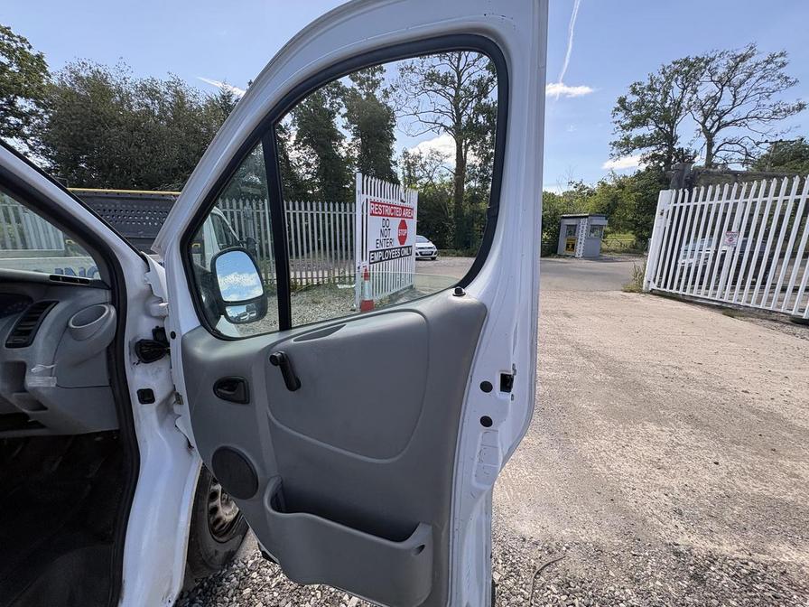 2005 Vauxhall Vivaro – Model: Vivaro 2900 DI SWB – FP55OKL