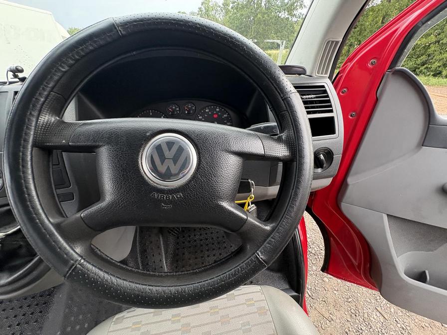 2005 Volkswagen Transporter – Model: Transporter T28 104 TDI – LR05YFB