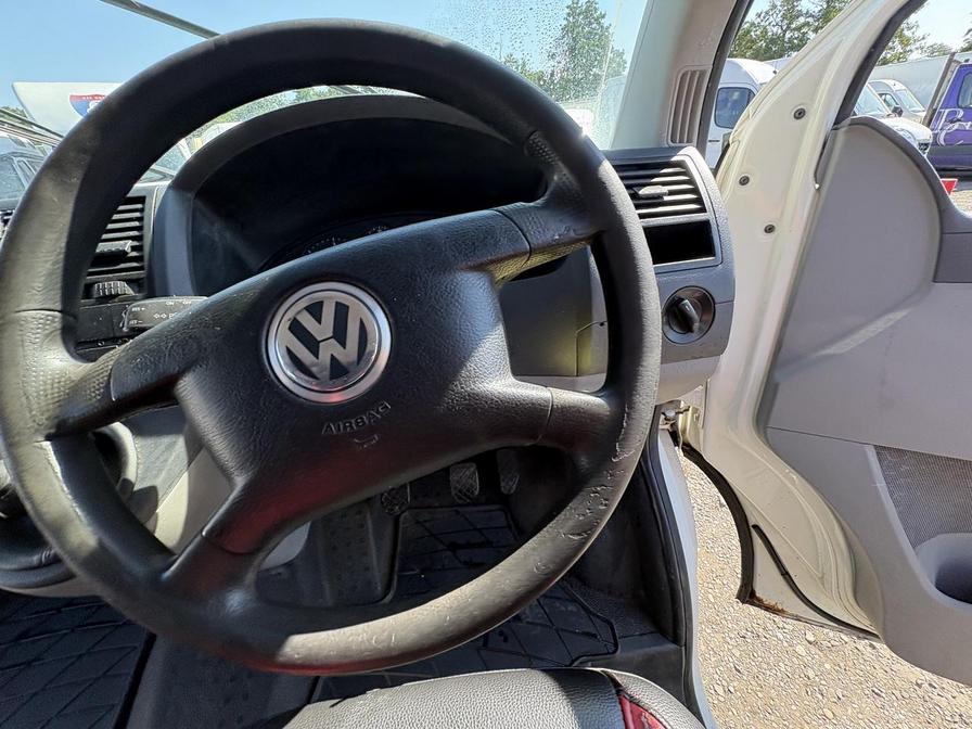 2005 Volkswagen Transporter – Model: Transporter T28 130 TDI – YX05NZE