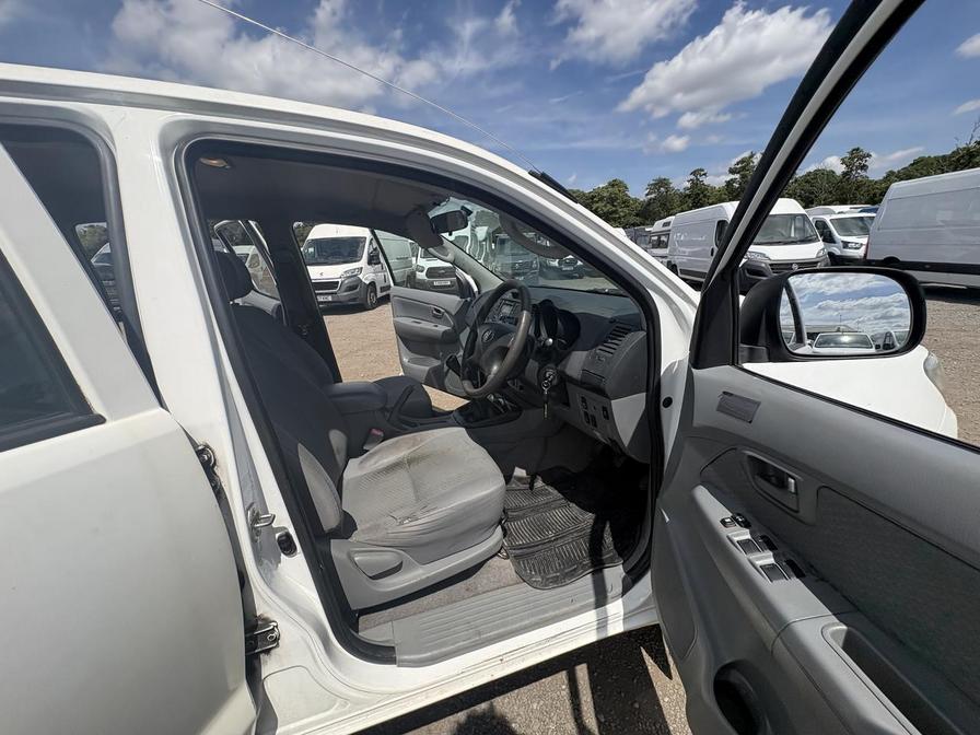 2011 Toyota Hilux – Model: HI-Luxury HL2 D-4D 4×4 Double Cab – FP11PLZ