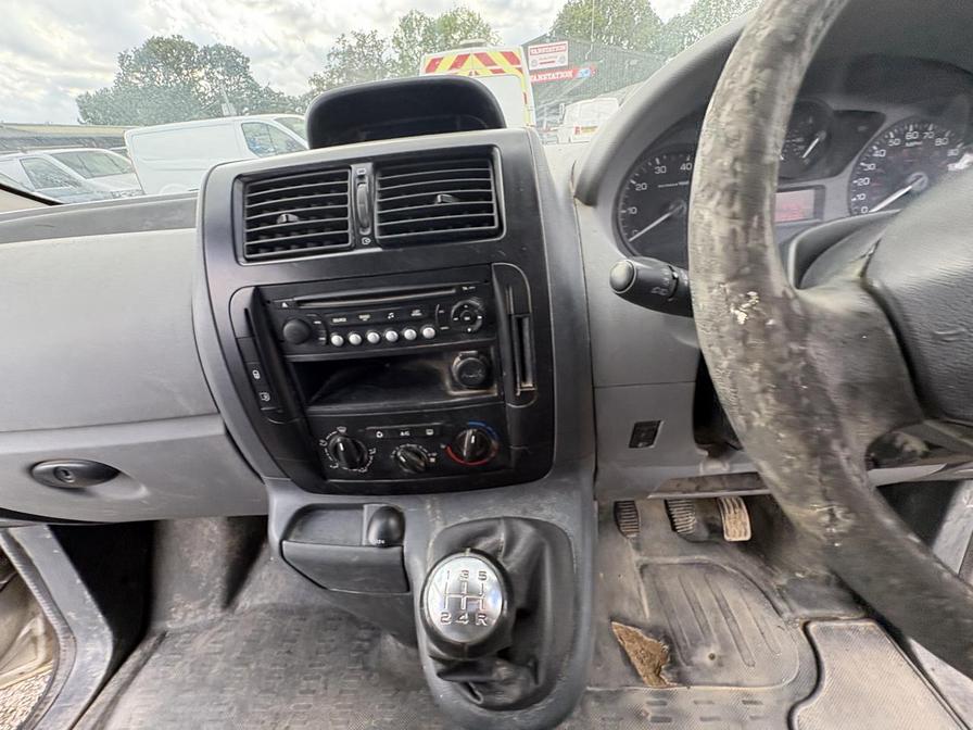 2012 Peugeot Expert – Model: Expert 1000 L1H1 Professional HDi – LS61YGN