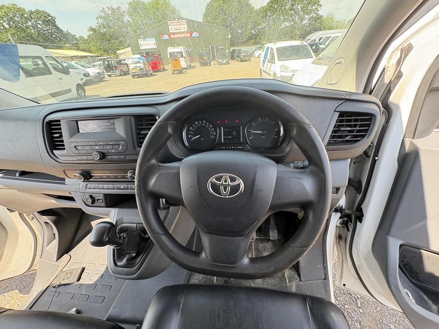 2018 Toyota Proace – Model: Proace Comfort – FN18KVB