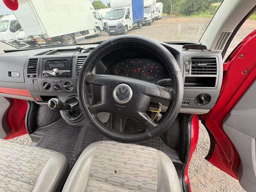 2005 Volkswagen Transporter – Model: Transporter T28 104 TDI – LR05YFB