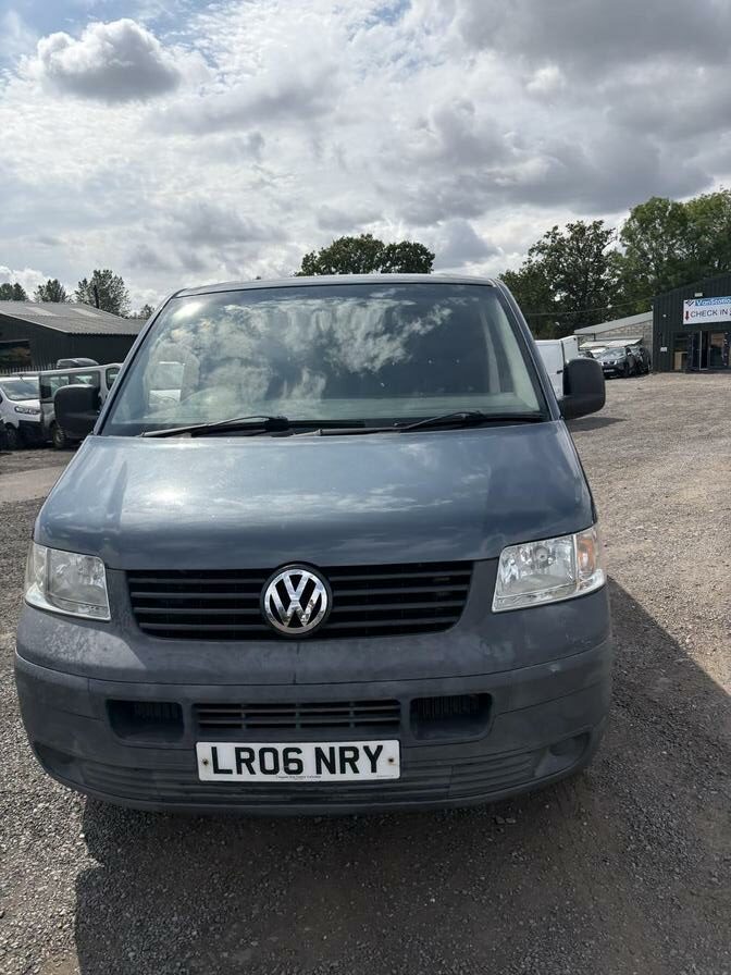 2006 Volkswagen Transporter – Model: Transporter T28 130 TDI – LR06NRY
