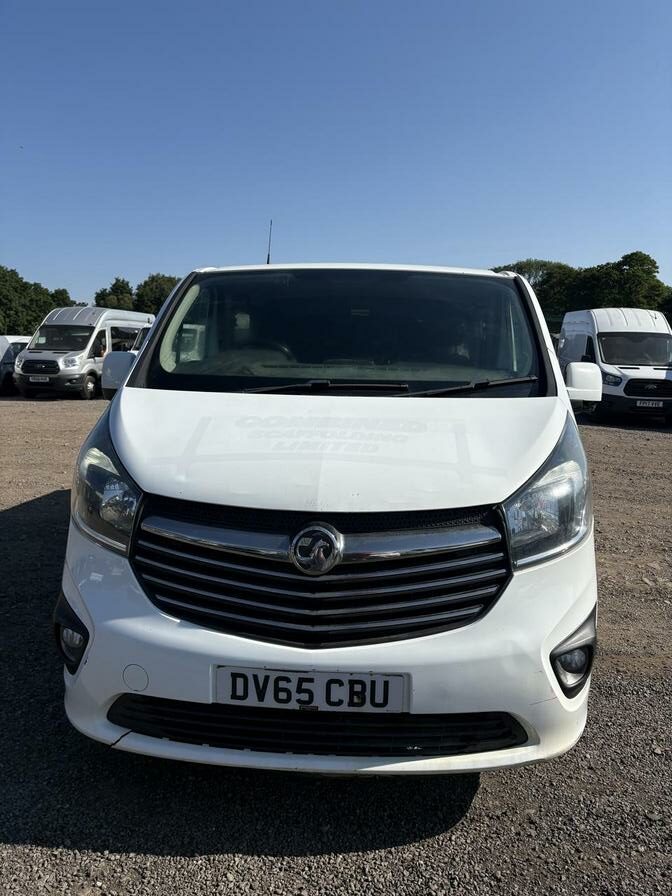 2015 Vauxhall Vivaro – Model: Vivaro 2900 Sportive Bi-T CDTi ecoFLEX S/S – DV65CBU