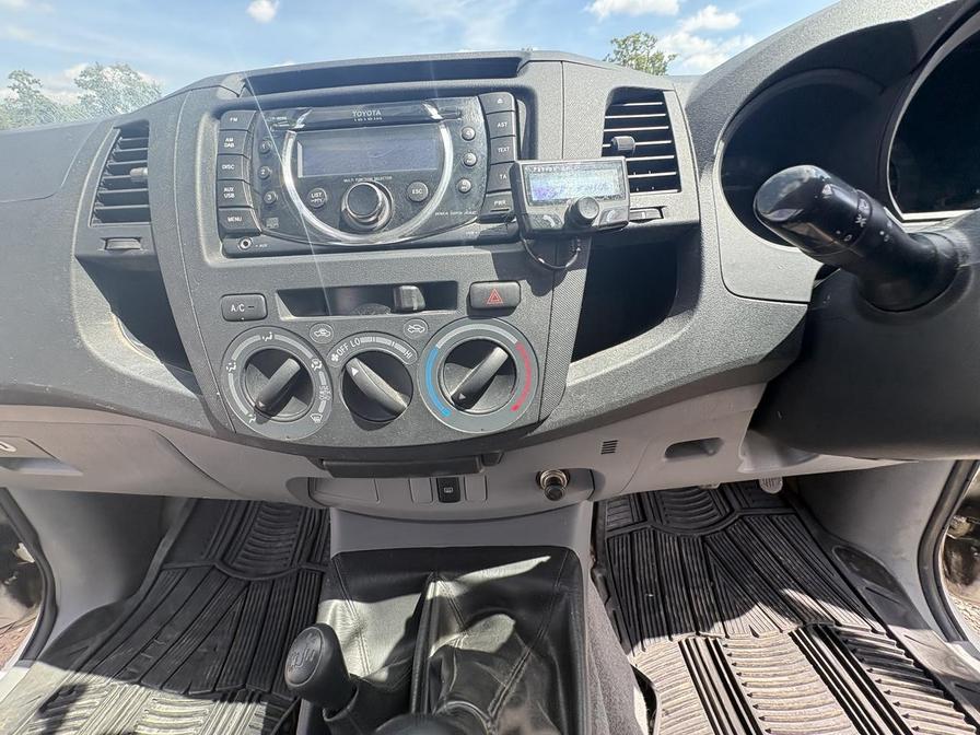 2011 Toyota Hilux – Model: HI-Luxury HL2 D-4D 4×4 Double Cab – FP11PLZ