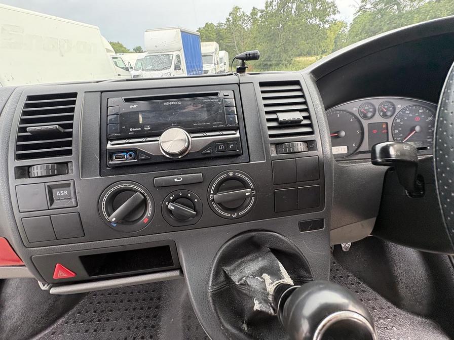2005 Volkswagen Transporter – Model: Transporter T28 104 TDI – LR05YFB