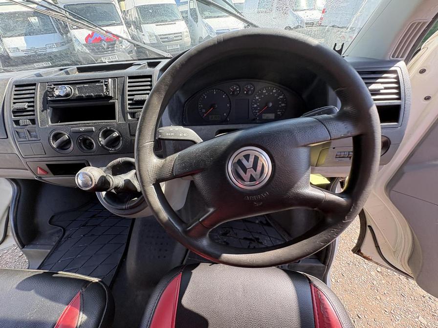 2005 Volkswagen Transporter – Model: Transporter T28 130 TDI – YX05NZE