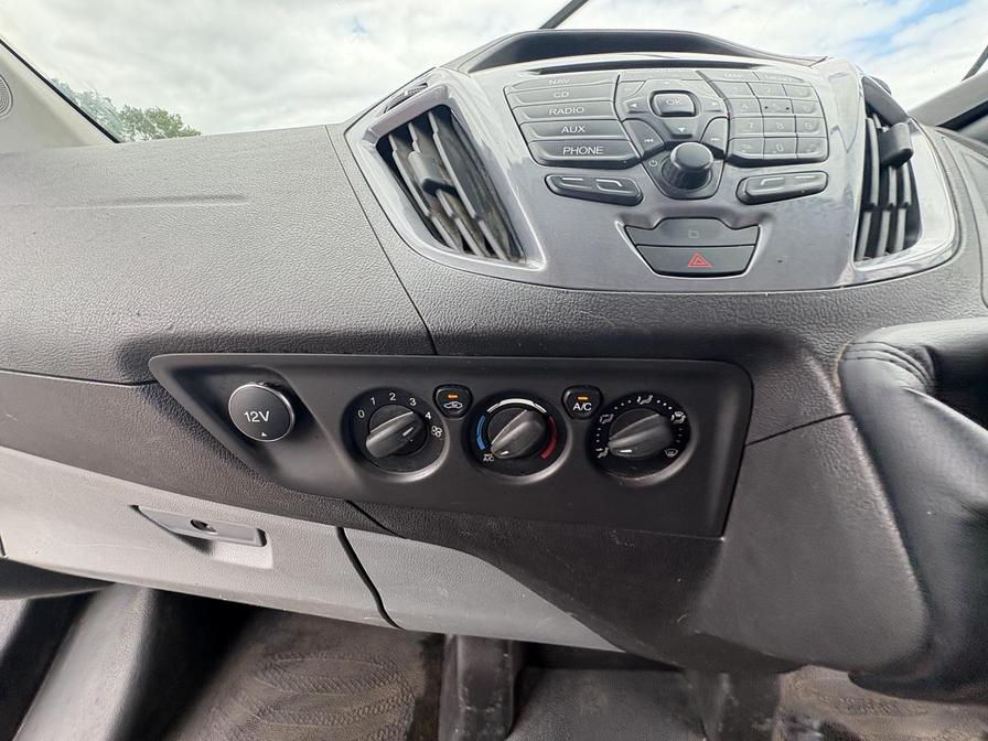 2015 Ford Transit Custom – Model: Transit Custom 290 Ltd E-Tech – OY65EUR