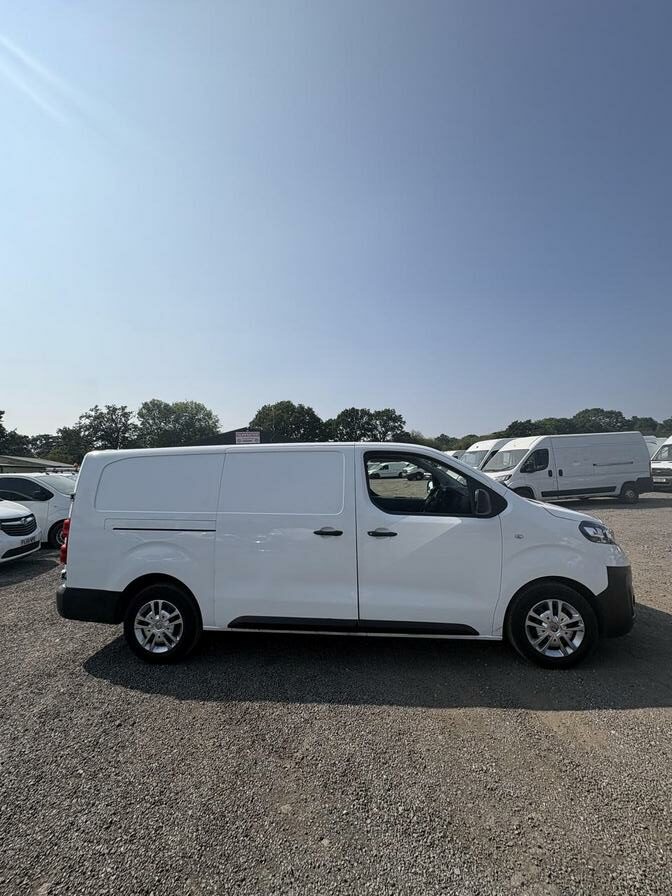 2020 Vauxhall Vivaro – Model: Vivaro 2900 Dynamic S/S – DS70WYF