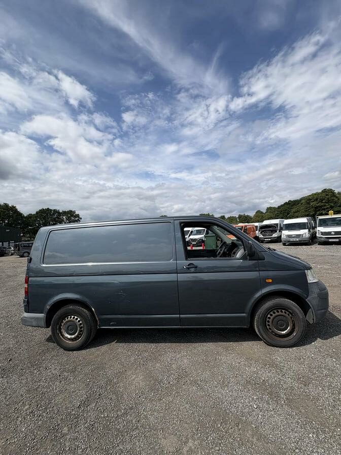 2006 Volkswagen Transporter – Model: Transporter T28 130 TDI – LR06NRY