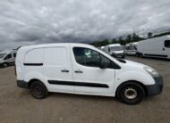 2017 Peugeot Partner – Model: Partner S L2 Blue HDi – MW17XEK