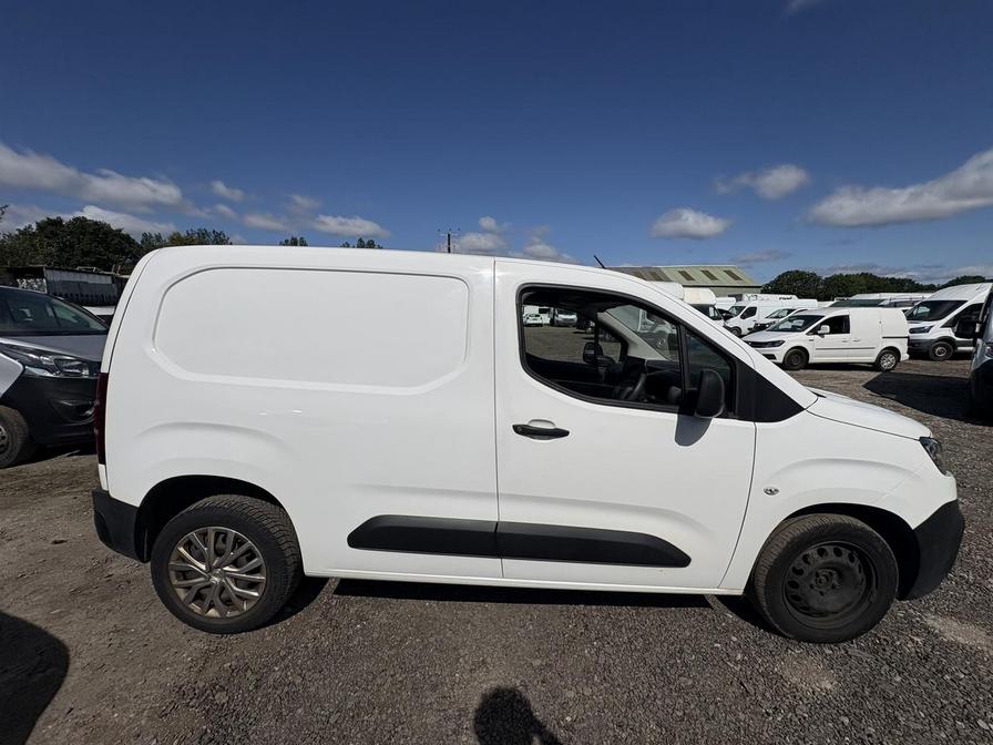 2020 Citroen Berlingo – Model: Berlingo 1000 Enterprise Blue HDi S/S – LA69ZRN