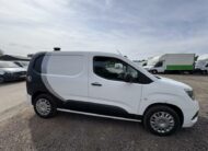 2019 Vauxhall Combo – Model: Combo 2000 Sportive S/S – VK69FXP